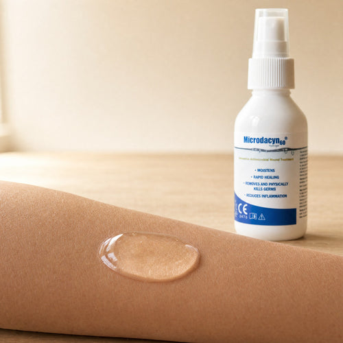 Stratul de hidrogel Microdacyn aplicat pe piele, în prim-plan